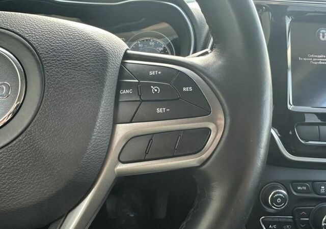 Красный Джип Гранд Чероки, объемом двигателя 2.4 л и пробегом 99 тыс. км за 19800 $, фото 11 на Automoto.ua