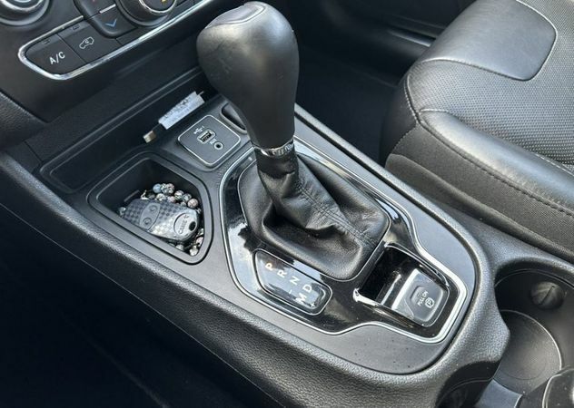 Красный Джип Гранд Чероки, объемом двигателя 2.4 л и пробегом 99 тыс. км за 19800 $, фото 15 на Automoto.ua