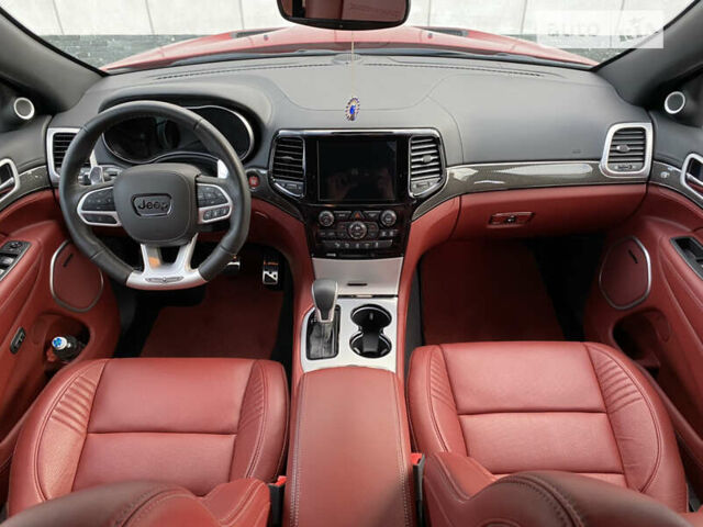 Красный Джип Гранд Чероки, объемом двигателя 6.2 л и пробегом 5 тыс. км за 99999 $, фото 8 на Automoto.ua