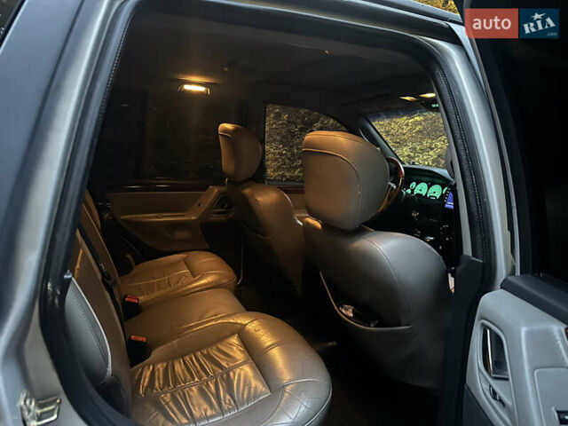 Джип Гранд Чероки, объемом двигателя 2.69 л и пробегом 220 тыс. км за 10000 $, фото 13 на Automoto.ua