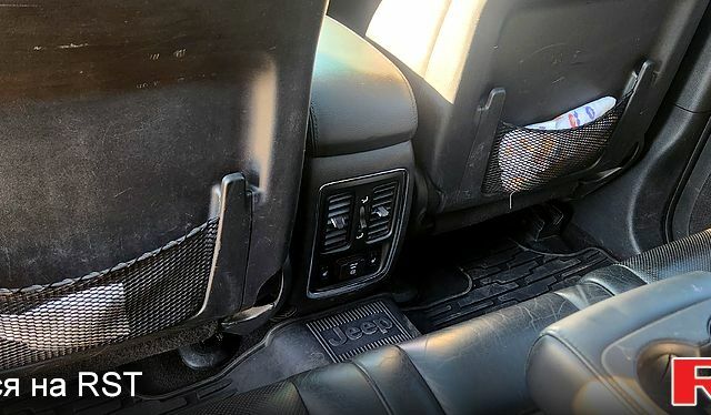 Джип Гранд Чероки, объемом двигателя 3.6 л и пробегом 319 тыс. км за 14000 $, фото 6 на Automoto.ua
