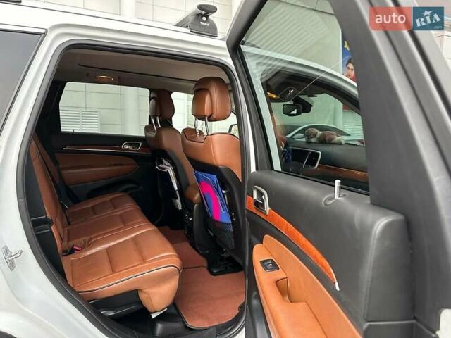 Джип Grand Cherokee, об'ємом двигуна 0 л та пробігом 150 тис. км за 18200 $, фото 14 на Automoto.ua