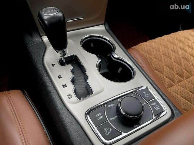 Джип Grand Cherokee, об'ємом двигуна 3 л та пробігом 260 тис. км за 15999 $, фото 26 на Automoto.ua