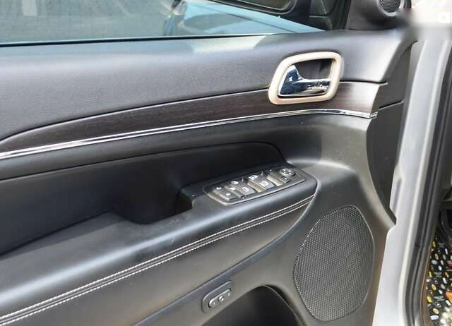 Джип Grand Cherokee, об'ємом двигуна 3 л та пробігом 135 тис. км за 24000 $, фото 17 на Automoto.ua