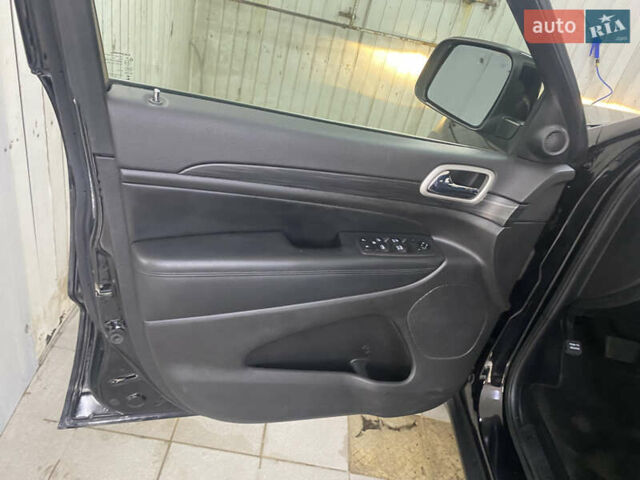 Джип Гранд Чероки 2020 в Киеве на Automoto.ua Джип Гранд Чероки, объемом двигателя 0 л и пробегом 59 тыс. км за 19700 $, фото 6 на Automoto.ua