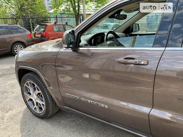 Джип Grand Cherokee, об'ємом двигуна 2.99 л та пробігом 13 тис. км за 50000 $, фото 21 на Automoto.ua