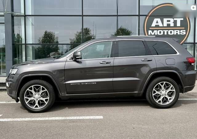 Джип Grand Cherokee, об'ємом двигуна 3 л та пробігом 64 тис. км за 44900 $, фото 1 на Automoto.ua
