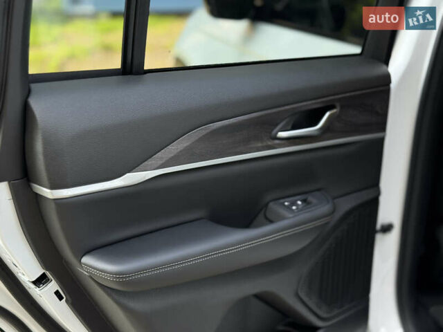 Джип Гранд Чероки, объемом двигателя 3.6 л и пробегом 6 тыс. км за 59000 $, фото 21 на Automoto.ua