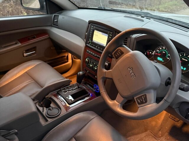 Серый Джип Гранд Чероки, объемом двигателя 3 л и пробегом 224 тыс. км за 4974 $, фото 7 на Automoto.ua