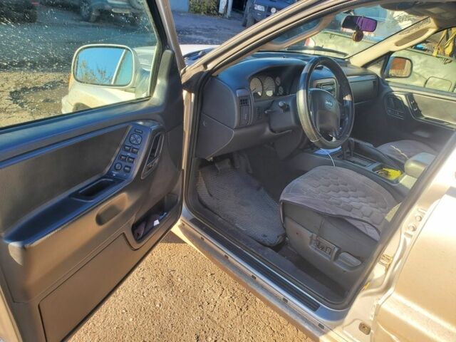 Джип Grand Cherokee 2002 у Краматорске на Automoto.ua Сірий Джип Grand Cherokee, об'ємом двигуна 2.7 л та пробігом 366 тис. км за 5700 $, фото 1 на Automoto.ua