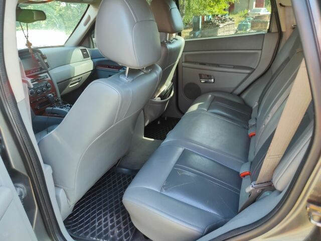 Серый Джип Гранд Чероки, объемом двигателя 3 л и пробегом 340 тыс. км за 5000 $, фото 6 на Automoto.ua