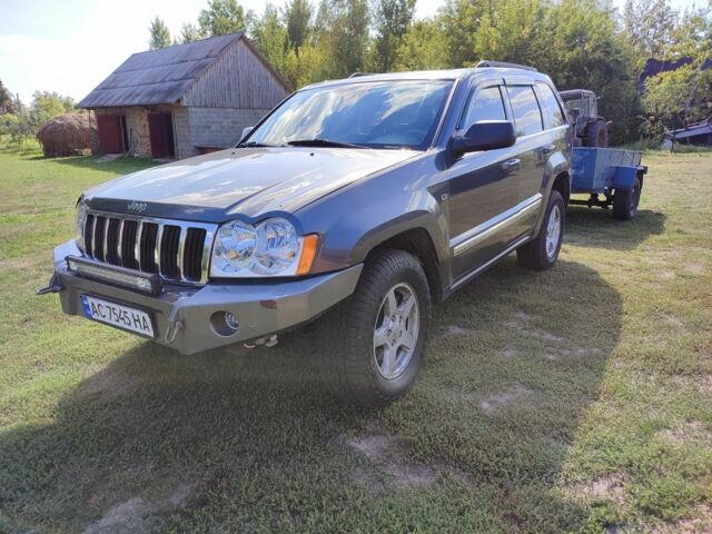 Серый Джип Гранд Чероки, объемом двигателя 3 л и пробегом 340 тыс. км за 5000 $, фото 1 на Automoto.ua
