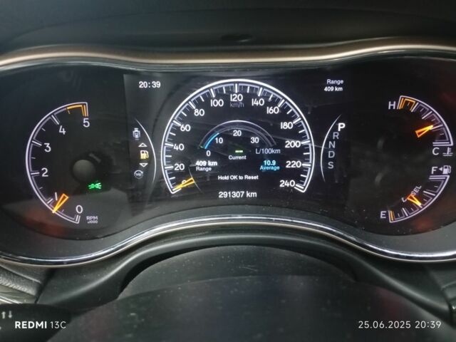 Джип Гранд Чероки 2014 в Гостомель на Automoto.ua Серый Джип Гранд Чероки, объемом двигателя 3 л и пробегом 288 тыс. км за 16000 $, фото 12 на Automoto.ua