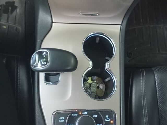 Джип Гранд Чероки 2014 в Гостомель на Automoto.ua Серый Джип Гранд Чероки, объемом двигателя 3 л и пробегом 288 тыс. км за 16000 $, фото 14 на Automoto.ua