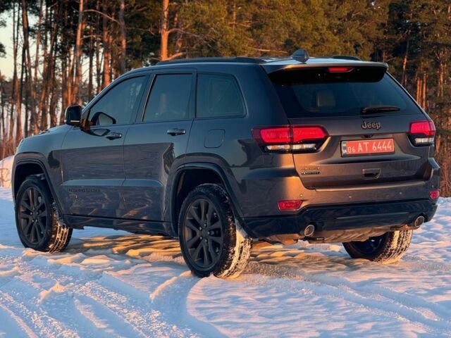 Серый Джип Гранд Чероки, объемом двигателя 3 л и пробегом 266 тыс. км за 21000 $, фото 9 на Automoto.ua