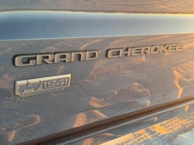 Серый Джип Гранд Чероки, объемом двигателя 3 л и пробегом 266 тыс. км за 21000 $, фото 3 на Automoto.ua