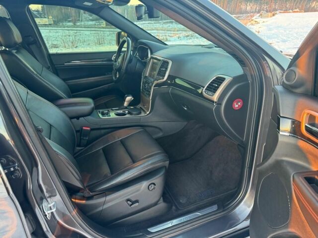 Серый Джип Гранд Чероки, объемом двигателя 3 л и пробегом 266 тыс. км за 21000 $, фото 5 на Automoto.ua