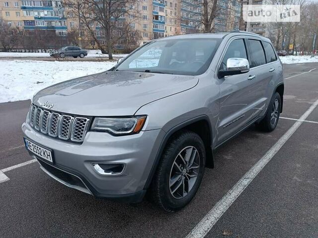 Сірий Джип Grand Cherokee, об'ємом двигуна 3.6 л та пробігом 111 тис. км за 25000 $, фото 12 на Automoto.ua