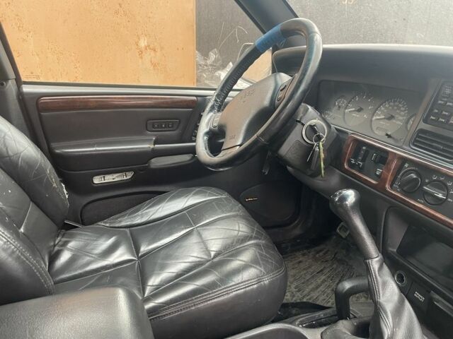 Серый Джип Гранд Чероки, объемом двигателя 2.5 л и пробегом 360 тыс. км за 3000 $, фото 4 на Automoto.ua