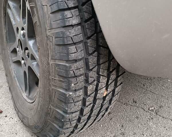 Сірий Джип Grand Cherokee, об'ємом двигуна 3.1 л та пробігом 178 тис. км за 6900 $, фото 1 на Automoto.ua