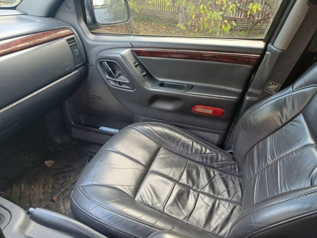 Джип Гранд Чероки 2001 в Черкассах на Automoto.ua Серый Джип Гранд Чероки, объемом двигателя 4.7 л и пробегом 200 тыс. км за 5000 $, фото 3 на Automoto.ua