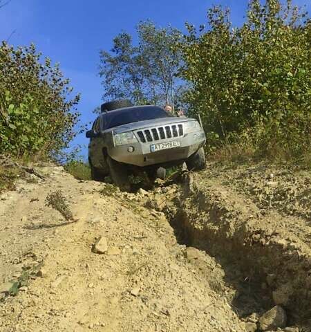 Сірий Джип Grand Cherokee, об'ємом двигуна 0 л та пробігом 360 тис. км за 13000 $, фото 4 на Automoto.ua