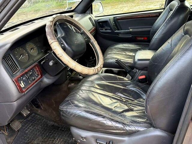 Сірий Джип Grand Cherokee, об'ємом двигуна 3 л та пробігом 280 тис. км за 3000 $, фото 6 на Automoto.ua