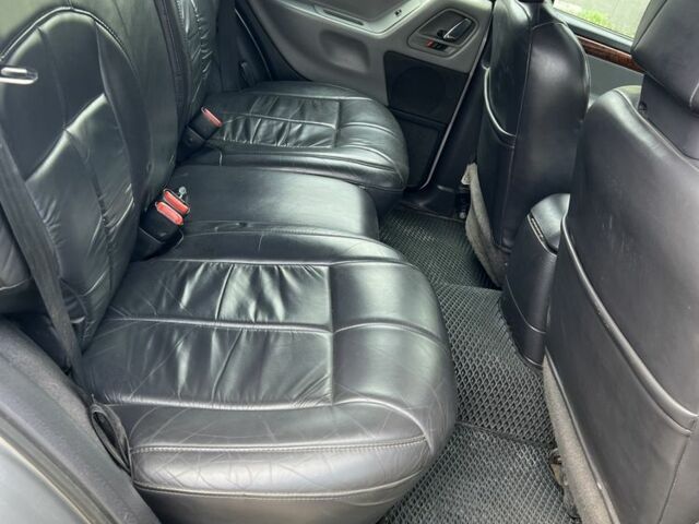 Серый Джип Гранд Чероки, объемом двигателя 3.1 л и пробегом 200 тыс. км за 3929 $, фото 3 на Automoto.ua