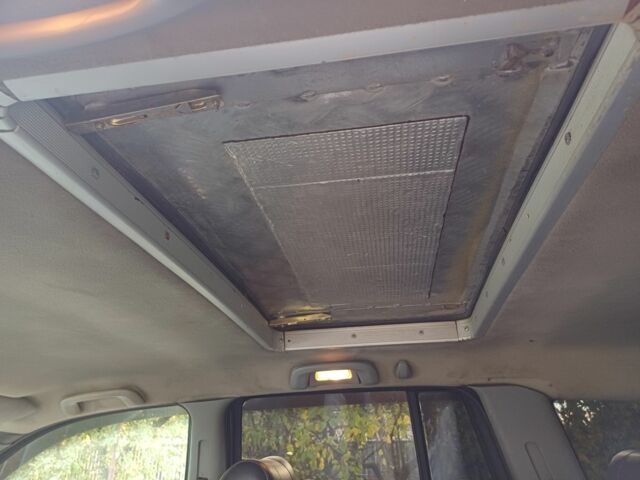 Джип Гранд Чероки 2001 в Черкассах на Automoto.ua Серый Джип Гранд Чероки, объемом двигателя 4.7 л и пробегом 200 тыс. км за 5000 $, фото 4 на Automoto.ua