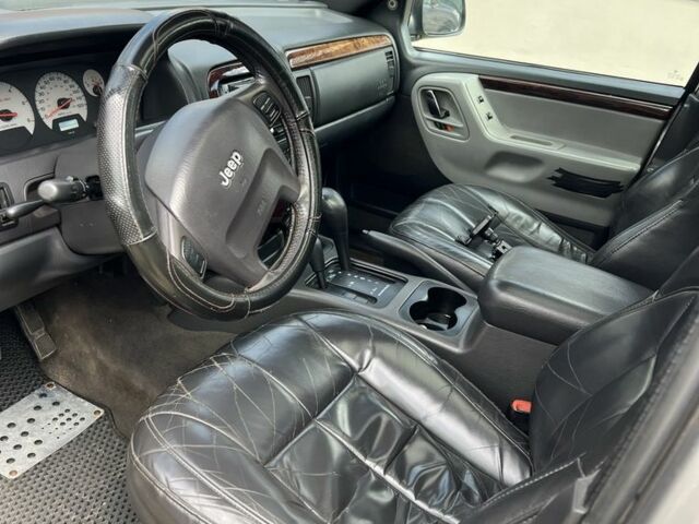 Серый Джип Гранд Чероки, объемом двигателя 3.1 л и пробегом 200 тыс. км за 3929 $, фото 1 на Automoto.ua