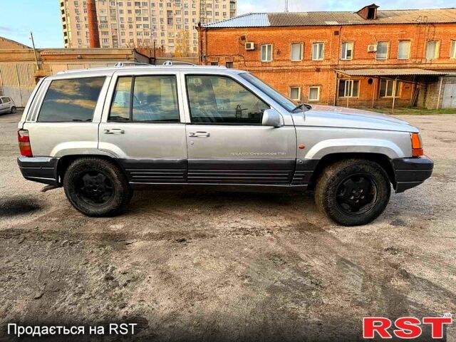 Сірий Джип Grand Cherokee, об'ємом двигуна 3 л та пробігом 280 тис. км за 3000 $, фото 1 на Automoto.ua