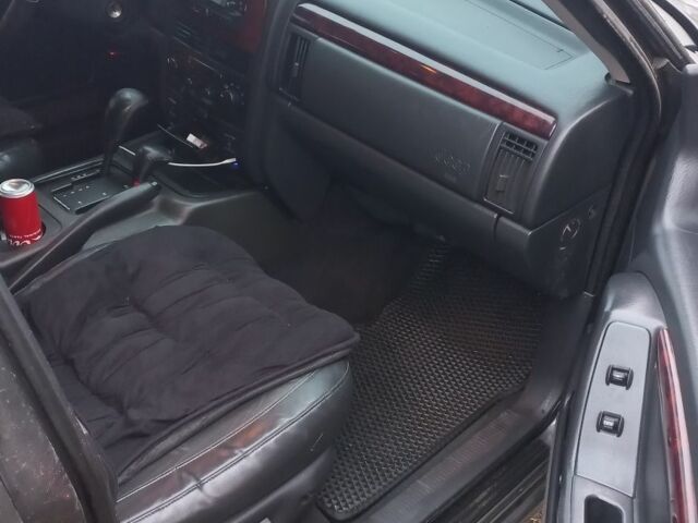 Серый Джип Гранд Чероки, объемом двигателя 2 л и пробегом 298 тыс. км за 5200 $, фото 6 на Automoto.ua