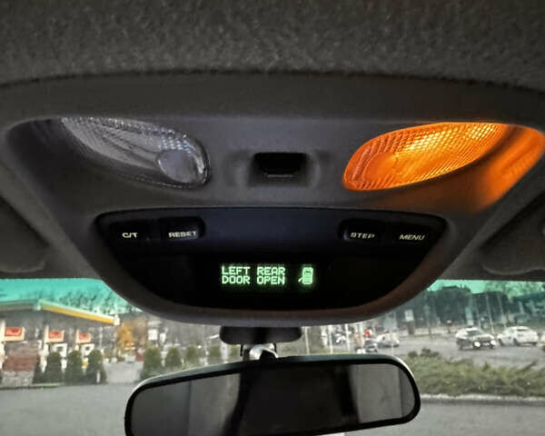 Серый Джип Гранд Чероки, объемом двигателя 4.7 л и пробегом 180 тыс. км за 11800 $, фото 41 на Automoto.ua