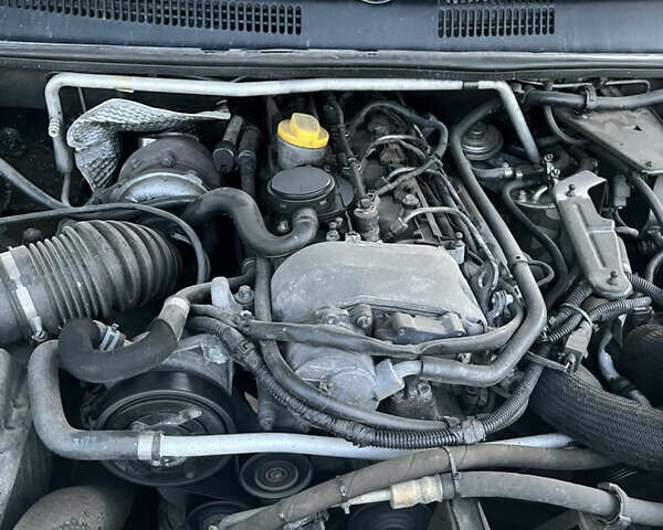 Сірий Джип Grand Cherokee, об'ємом двигуна 2.69 л та пробігом 250 тис. км за 9700 $, фото 25 на Automoto.ua
