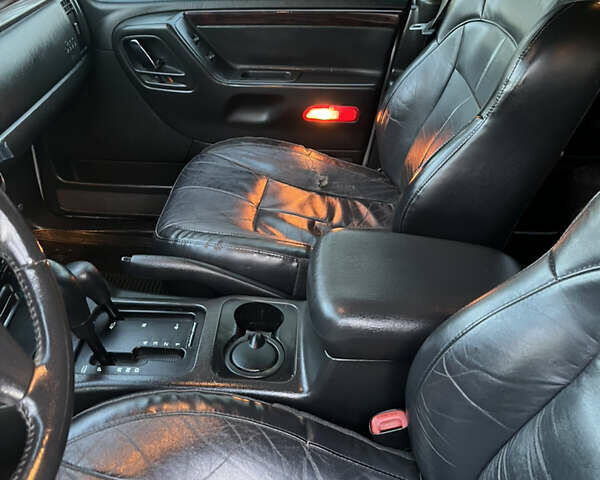 Сірий Джип Grand Cherokee, об'ємом двигуна 2.69 л та пробігом 250 тис. км за 9700 $, фото 20 на Automoto.ua