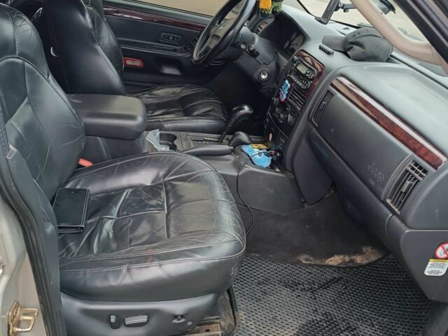 Сірий Джип Grand Cherokee, об'ємом двигуна 0 л та пробігом 350 тис. км за 3500 $, фото 1 на Automoto.ua