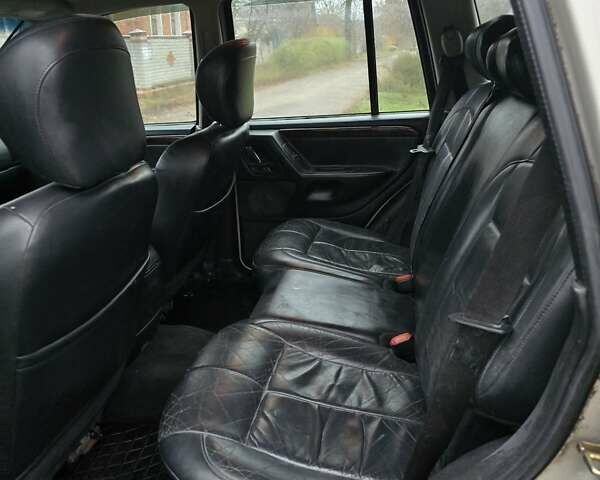 Сірий Джип Grand Cherokee, об'ємом двигуна 2.69 л та пробігом 300 тис. км за 6000 $, фото 21 на Automoto.ua
