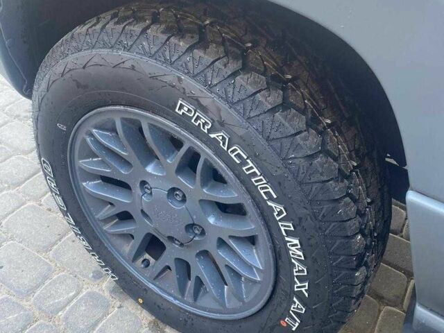 Серый Джип Гранд Чероки, объемом двигателя 2.7 л и пробегом 240 тыс. км за 4200 $, фото 3 на Automoto.ua