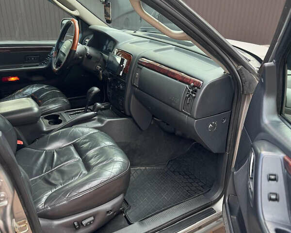 Джип Гранд Чероки 2002 в Сторожинце на Automoto.ua Серый Джип Гранд Чероки, объемом двигателя 2.69 л и пробегом 248 тыс. км за 8990 $, фото 18 на Automoto.ua