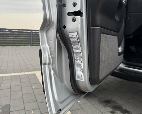 Серый Джип Гранд Чероки, объемом двигателя 3.96 л и пробегом 220 тыс. км за 6800 $, фото 16 на Automoto.ua