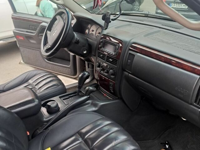 Сірий Джип Grand Cherokee, об'ємом двигуна 0 л та пробігом 300 тис. км за 3000 $, фото 3 на Automoto.ua