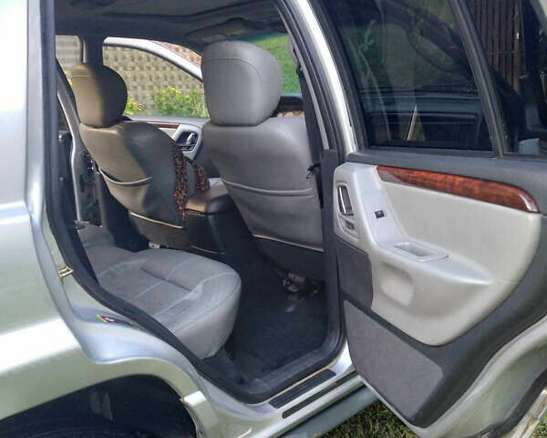 Сірий Джип Grand Cherokee, об'ємом двигуна 0 л та пробігом 195 тис. км за 9000 $, фото 6 на Automoto.ua