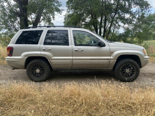 Серый Джип Гранд Чероки, объемом двигателя 2.7 л и пробегом 460 тыс. км за 5500 $, фото 1 на Automoto.ua