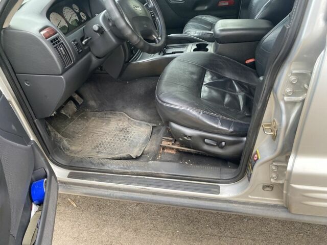 Серый Джип Гранд Чероки, объемом двигателя 2.7 л и пробегом 460 тыс. км за 5500 $, фото 4 на Automoto.ua