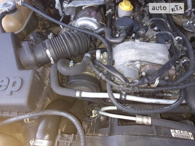 Сірий Джип Grand Cherokee, об'ємом двигуна 2.7 л та пробігом 341 тис. км за 9200 $, фото 18 на Automoto.ua