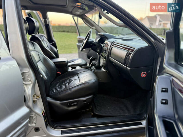 Серый Джип Гранд Чероки, объемом двигателя 2.69 л и пробегом 265 тыс. км за 9700 $, фото 32 на Automoto.ua