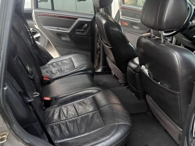 Сірий Джип Grand Cherokee, об'ємом двигуна 0 л та пробігом 300 тис. км за 3000 $, фото 6 на Automoto.ua