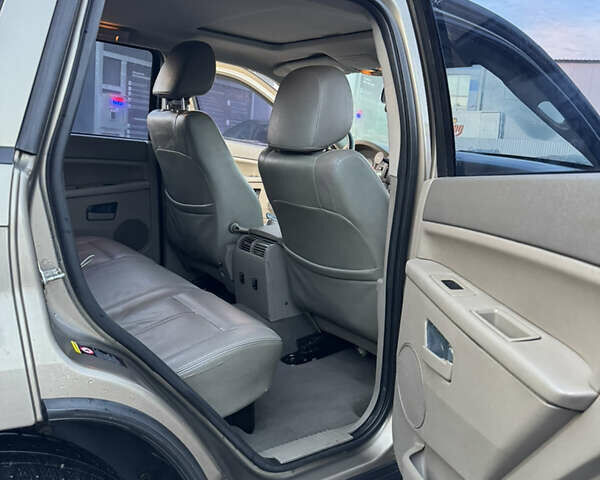 Сірий Джип Grand Cherokee, об'ємом двигуна 2.99 л та пробігом 195 тис. км за 10500 $, фото 10 на Automoto.ua