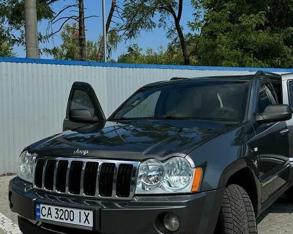 Серый Джип Гранд Чероки, объемом двигателя 2.99 л и пробегом 350 тыс. км за 9999 $, фото 2 на Automoto.ua
