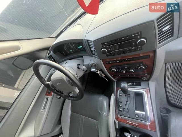 Сірий Джип Grand Cherokee, об'ємом двигуна 2.99 л та пробігом 270 тис. км за 9800 $, фото 12 на Automoto.ua